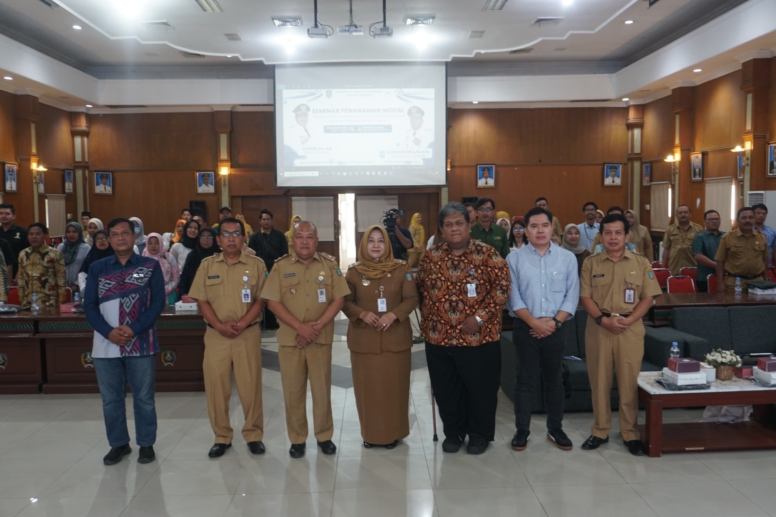 SUKSES: DPMPTSP menggelar seminar penanaman modal di Ruang Bung Tomo Pemkab Jombang, Senin (24/11).