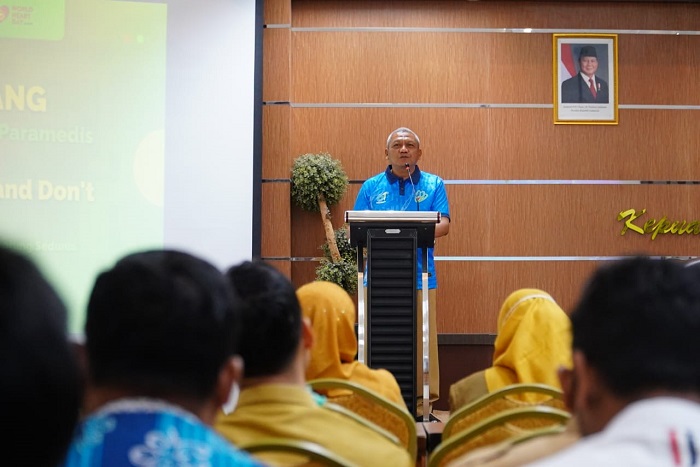 &nbsp;  SINERGI: Direktur RSUD Jombang, dr Pudji Umbaran, memberikan arahan kepada peserta seminar, kemarin (25/11).