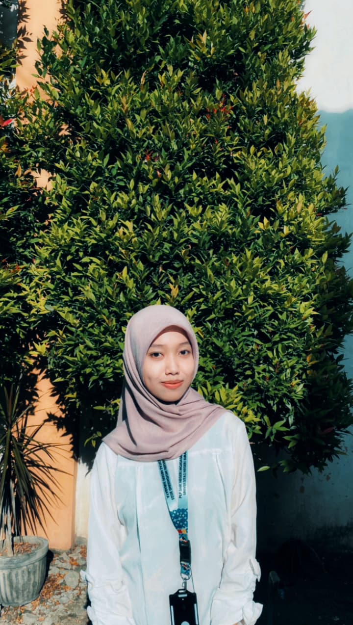 Kania Putri Lestari, Mahasiswa S1 Pendidikan Bahasa dan Sastra Indonesia, Universitas Negeri Surabaya