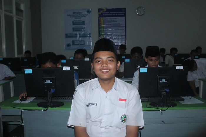 Moch Ibnu Zam Zami Kelas XI F MA Madrasatul Quran Tebuireng