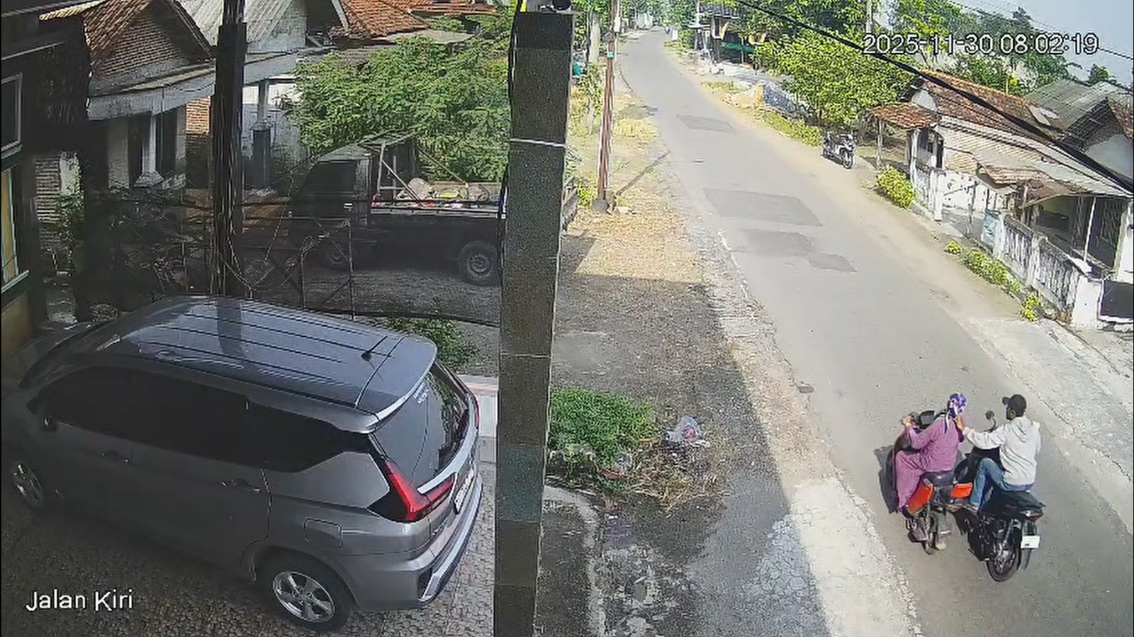Aksi penjambretan menimpa Seni&rsquo;ah, 60, warga Dusun Ngumpak Wetan, Desa Gedangan, Kecamatan Sumobito, Minggu (30/11) pagi.