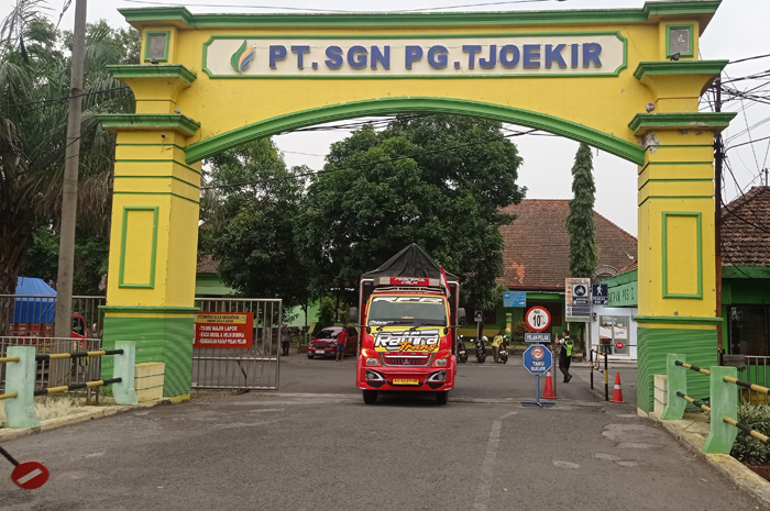 Sebanyak 35 ton gula diberangkatkan menuju Sumatera untuk membantu warga terdampak bencana. Pengiriman dilakukan menggunakan tujuh armada truk dari kompleks PG Tjoekir, Desa Cukir, Kecamatan Diwek,