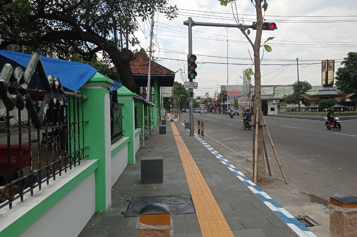 Pembangunan trotoar di Jalan Presiden KH Abdurrahman Wahid (Gus Dur) sisi utara dengan anggaran Rp 1,6 miliar dari APBD 2025 telah selesai