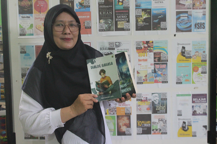 Nurul Swandari MPd Kepala Perpustakaan MTsN 3 Jombang