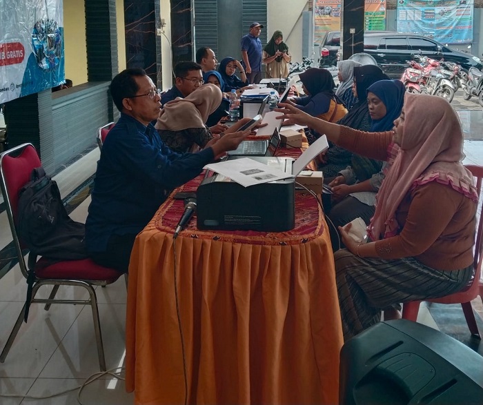 PERMUDAH: DPMPTSPturun langsung ke paelku usaha melalu inovasi PINTER NGAJI  &nbsp;