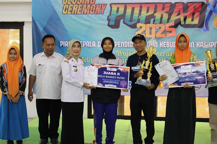 Dinas Pendidikan dan Kebudayaan Kabupaten Jombang menggelar Penganugerahan Prestasi Pekan Olahraga Pelajar Kabupaten (Popkab) 2025 di Aula Terbuka Disdikbud Jombang, Rabu (10/12).