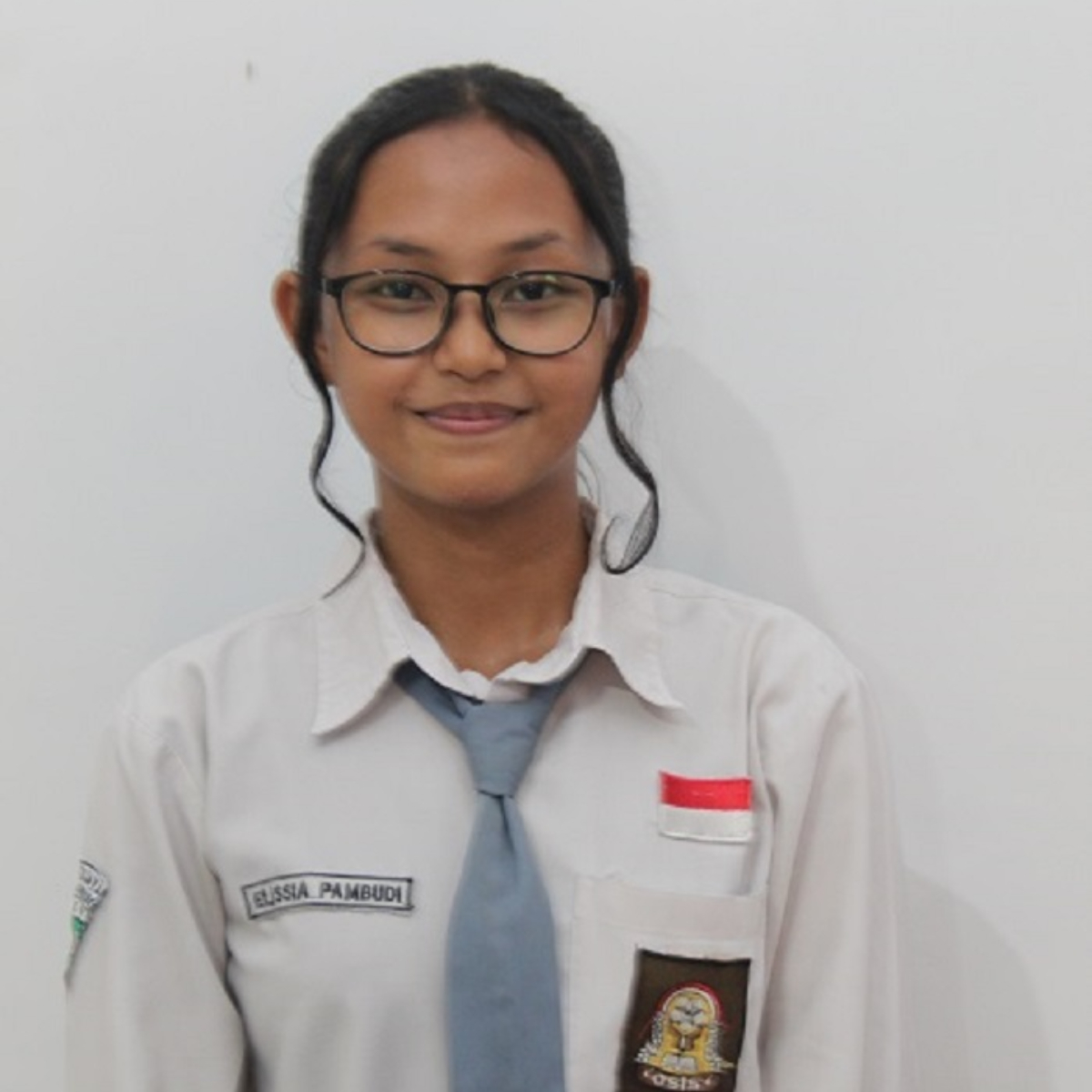 Elissia Pambudi kelas XI MP SMK Widjaya Ngoro