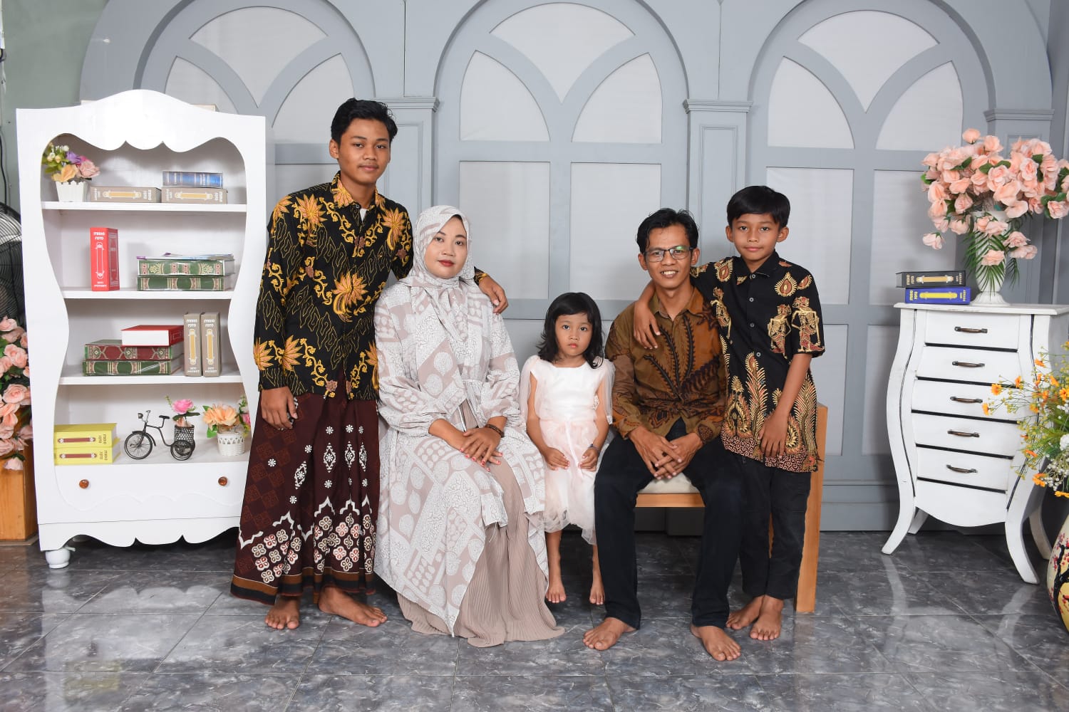 Purnomo SPdI, Ketua Himpaudi Jombang bersama keluarga.
