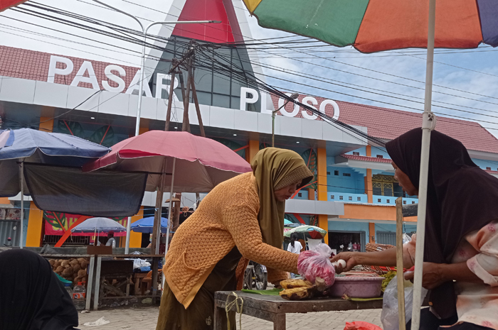 Pemerintah Kabupaten Jombang memastikan penataan pedagang di Pasar Ploso dan Pasar Buah Ploso segera dilakukan.