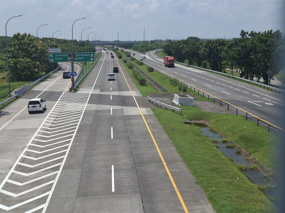Arus lalulintas di Tol Jombang Mojokerto