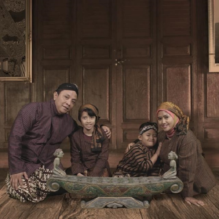 SUPPORT SYSTEM: Dukungan dari keluarga menjadi penyemangat Administratur/KKPH Jombang, Enny Handhayany YS SHut dalam melaksanakan setiap tugasnya.  &nbsp;