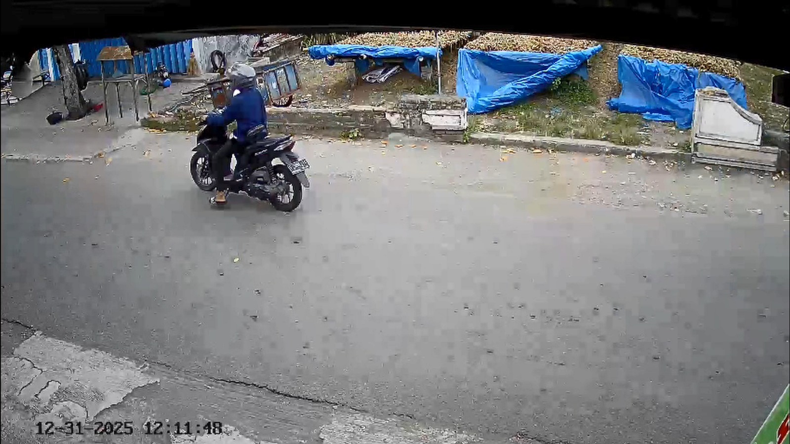Pria pencuri kompresor di Jombang terekam kamera CCTV