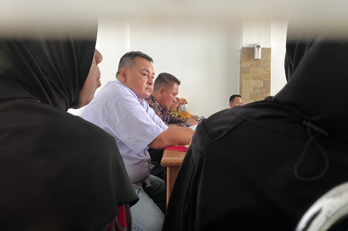 BEBAS SEMENTARA: Dadan Surahmad, Ketua Koperasi Al Kahfi bebas dari tahanan sementara ini.