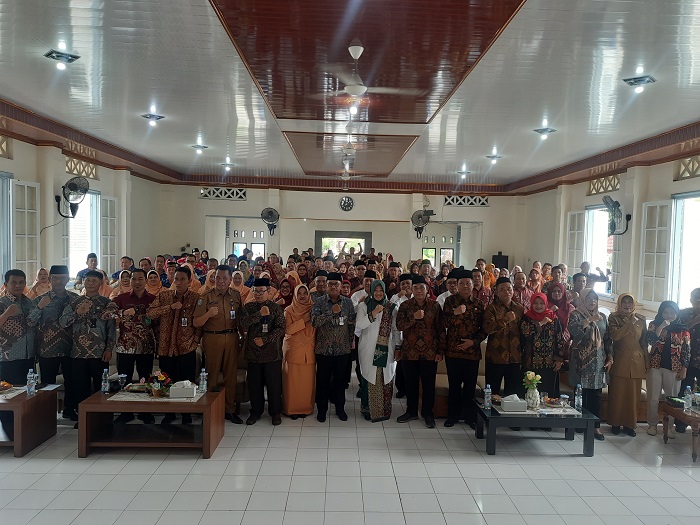 Pisah sambut Kepala Cabang Dinas Pendidikan (Cabdindik) Wilayah Kabupaten Jombang digelar di Aula SMAN 3 Jombang, Selasa (6/1).