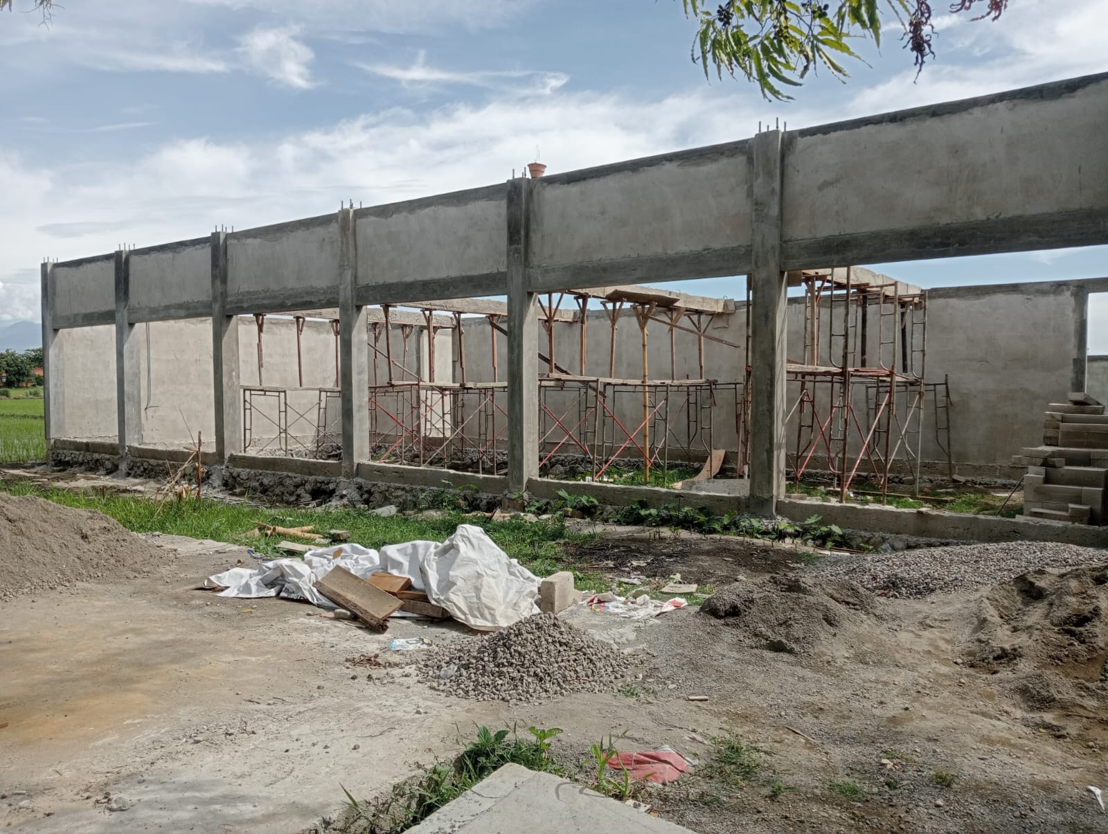 Pembangunan gerai kopdes di Desa Plandi Kecamatan Jombang