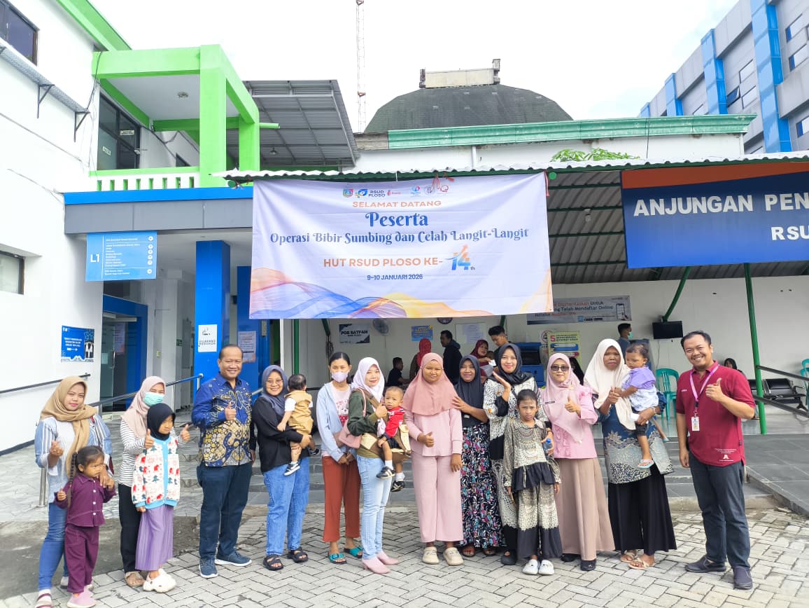 KOMITMENT: RSUD Ploso berkolaborasi dengan Smile Train menggelar bakti sosial operasi bibir sumbing dan celah langit-langit pada Sabtu (10/1).