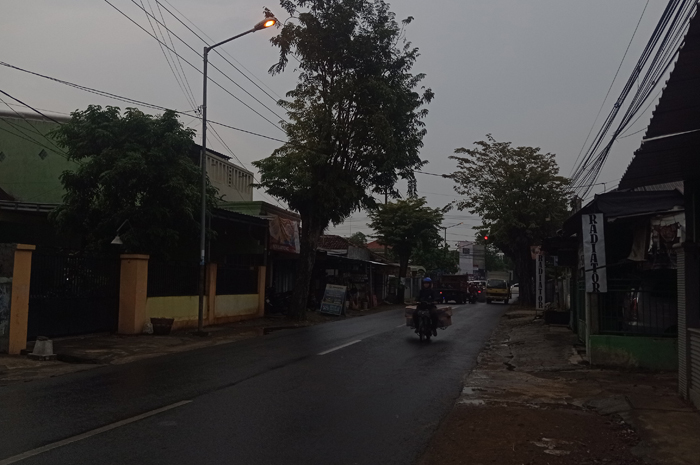 ILUSTRASI: PJU di Jl Laksda Adi Sucipto masih menggunakan sistem abonemen atau non-meter, (9/5).