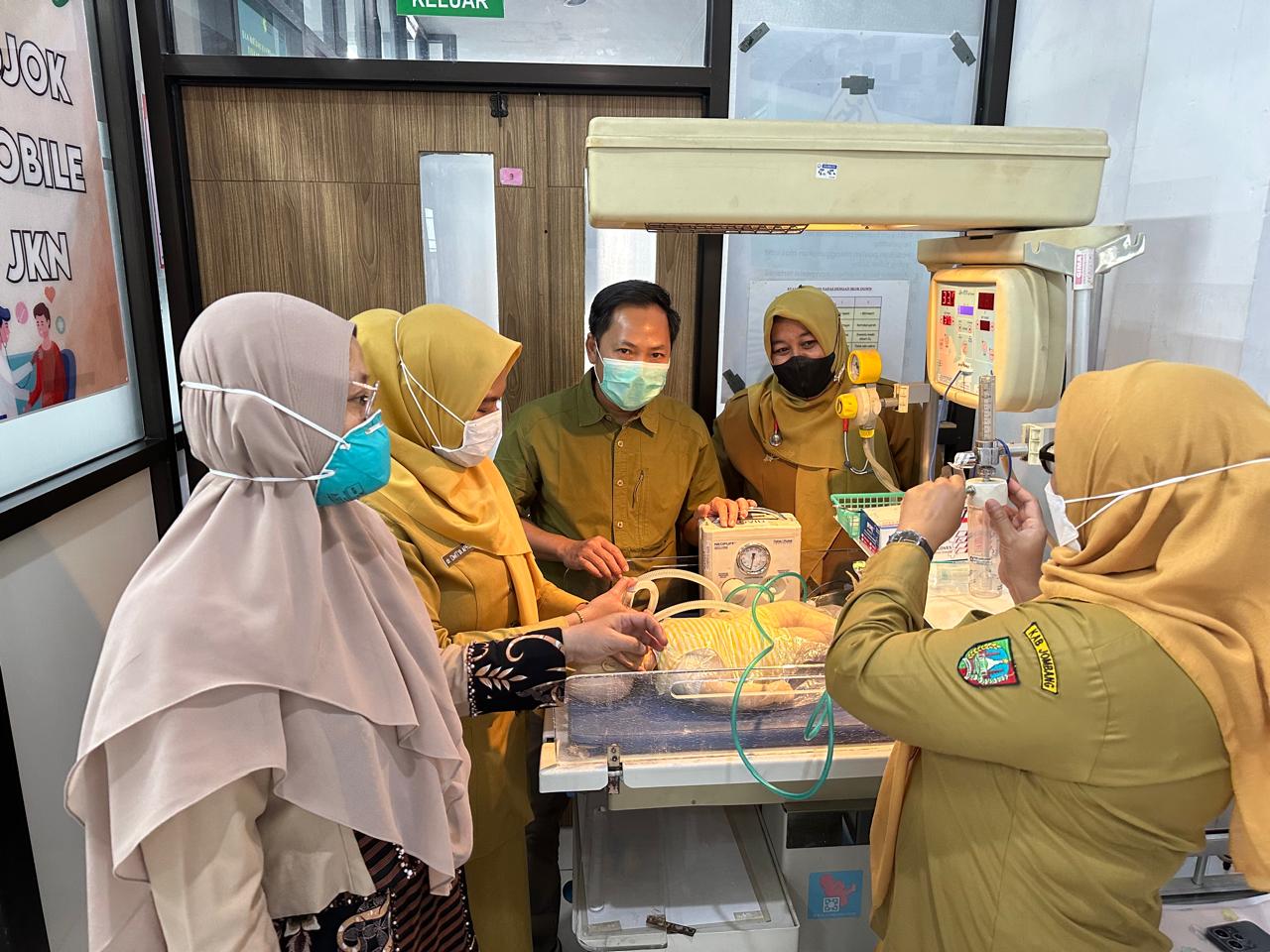 dr Ahmad Mahfur SpA saat memberikan materi seputar penanganan anak