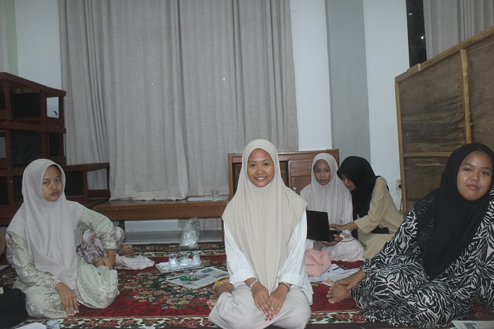 Hafizha Dzakirah Fawwaz Santriwati PP Al Madienah Denanyar