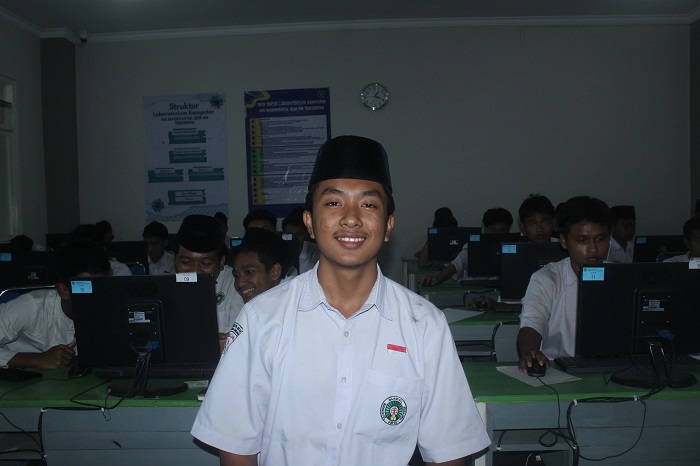 Ahmad Febrian Putra Afrianto Kelas XI J MA Madrasatul Quran Tebuireng