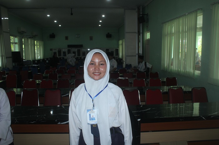 Annisa Kelas 8 SMP Patriot Peterongan