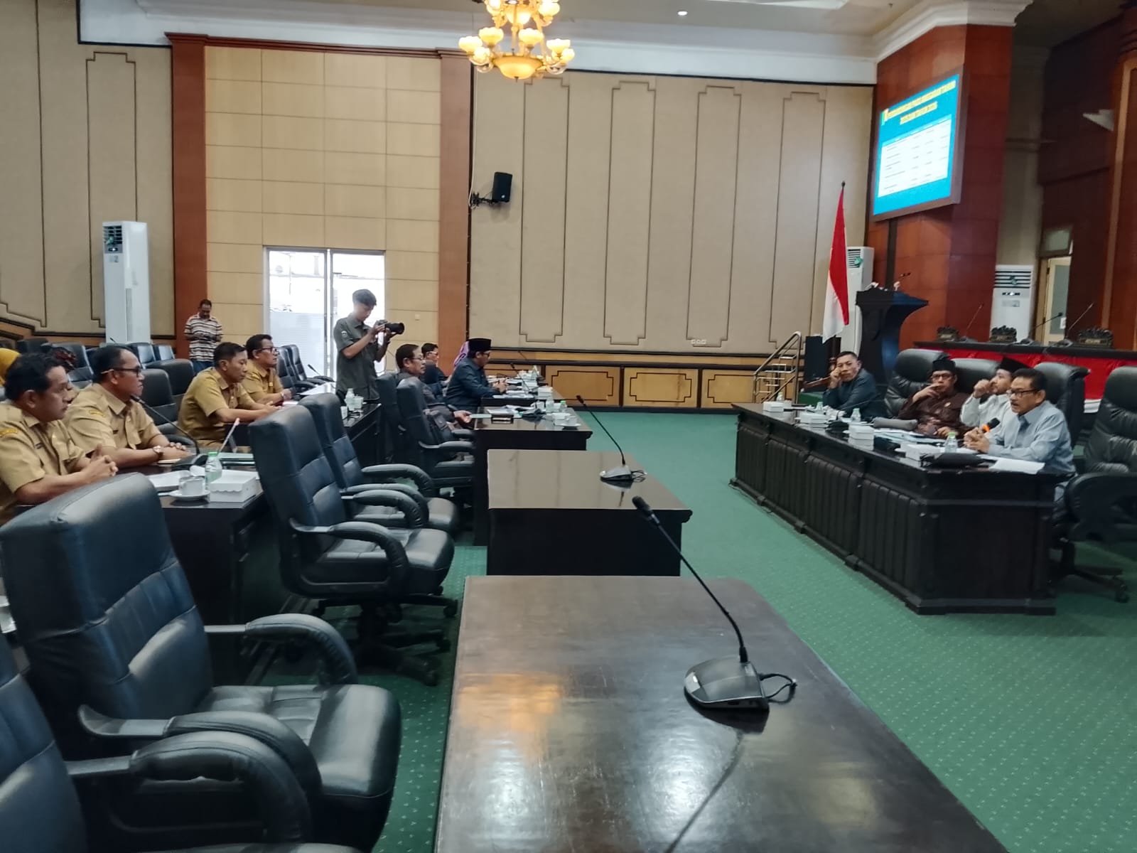 DPRD Jombang rapat dengar pendapat (RDP) bersama Dinas PUPR Jombang, Senin (2/2).