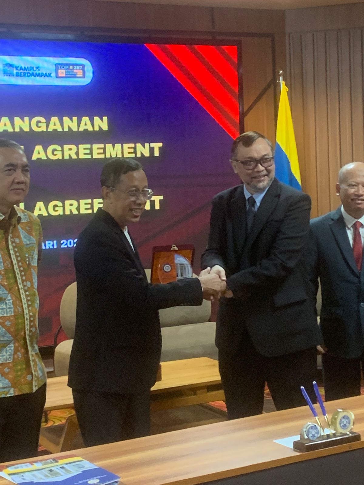 Akademi Buah Nusantara (ABN) resmi menjalin kerja sama dengan Sekolah Pascasarjana Universitas Airlangga (SPS UNAIR) dalam ajang PEACE Vaganza (Postgraduate School Education Expo and Leader Talk).