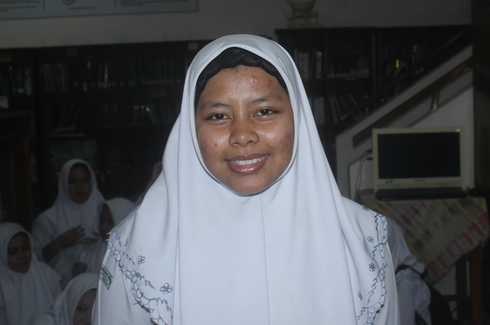 Inayatur Rosyidah, Kelas XI B MA Salafiyah Syafi&rsquo;iyah Tebuireng