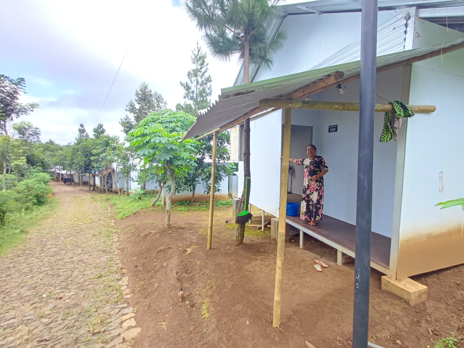 RUMAH SEMENTARA: Deretan hunian sementara di Dukuh Banturejo, Dusun Jumok, Desa Sambirejo Kecamatan Wonosalam yang ditempati warga terdampak longsor k