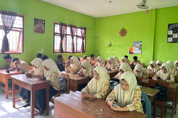 FOKUS: Siswa MAN 7 saat mengerjakan tryout TKA, Kamis (11/2).  &nbsp;