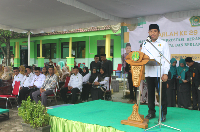 Kepala Bidang Pendidikan Madrasah (Kabid Pendma) Kanwil Kemenag Jatim, Dr Sugiyo, saat berkunjung ke MAN 8 Jombang, Selasa (10/2).