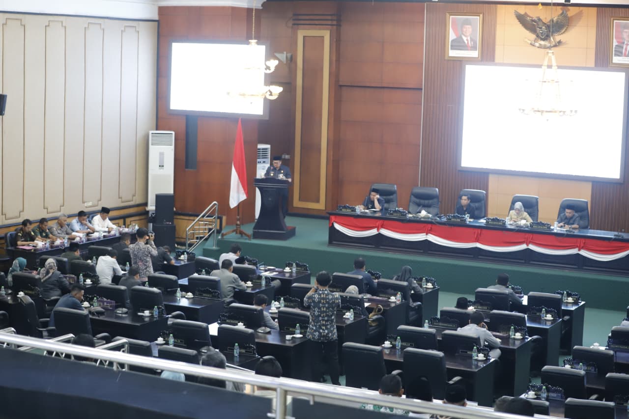 DIKEBUT: DPRD mengelar paripurna jawaban bupati tentang raperda BMD Kamis (12/2).  &nbsp;