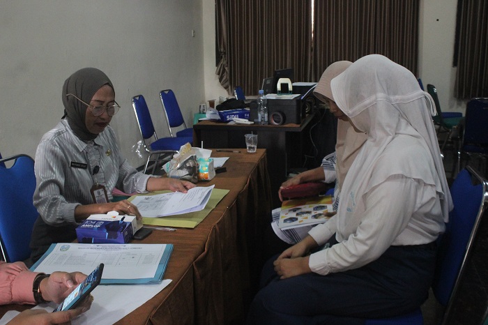 TELITI: Pelayanan diberikan oleh guru SMKN 1 Jombang beberapa hari lalu.