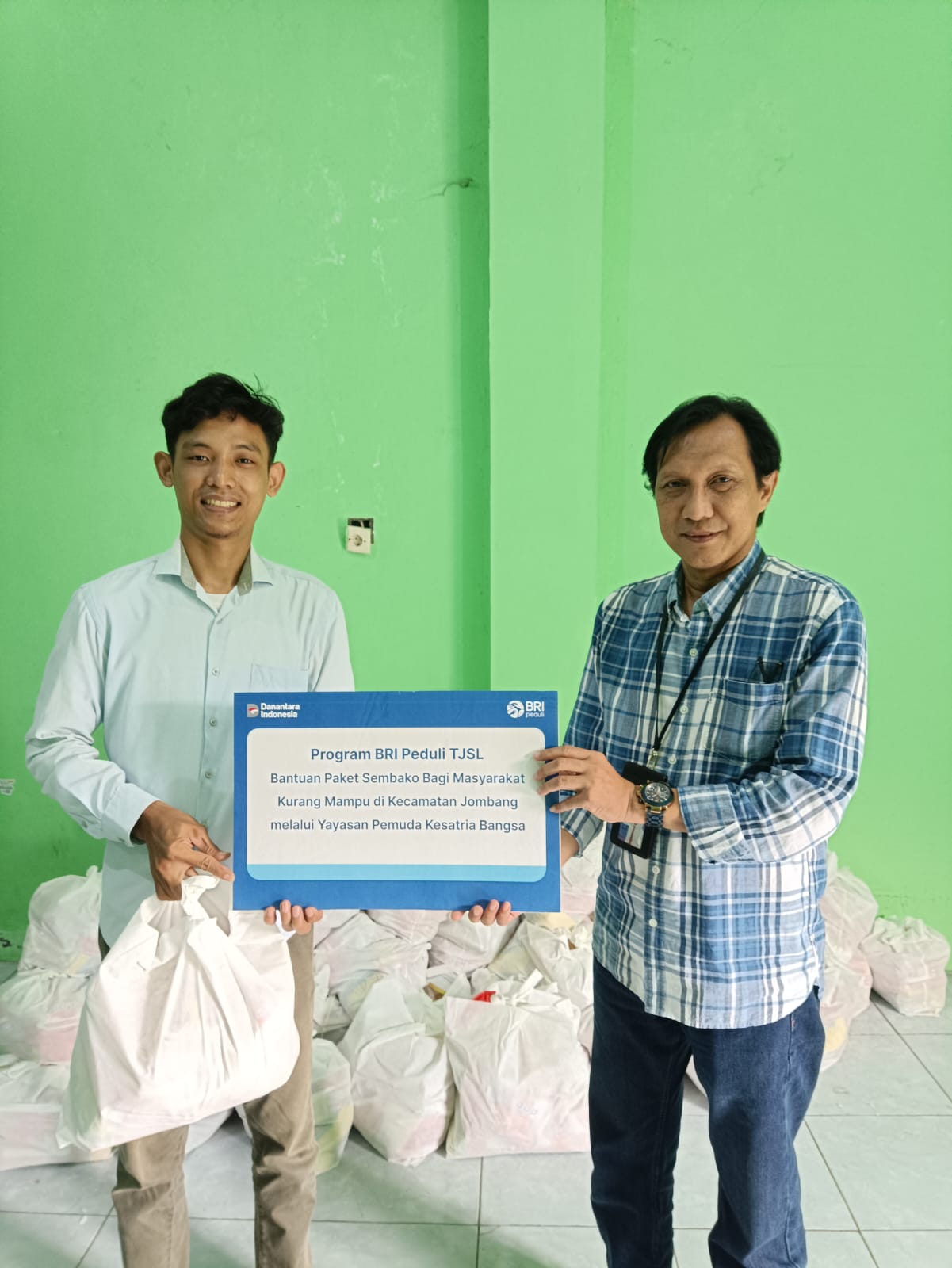 Bank Rakyat Indonesia (Persero) Tbk (BRI) kembali menunjukkan komitmen sosial melalui program BRI Peduli Tanggung Jawab Sosial dan Lingkungan (TJSL).