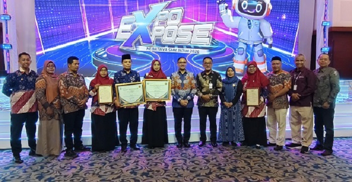Prestasi membanggakan kembali ditorehkan SMAN 1 Jombang. Mereka meraih penghargaan IGA (Innovative Government Award) tingkat Jawa Timur atas dua inovasi yang diterapkan di sekolah