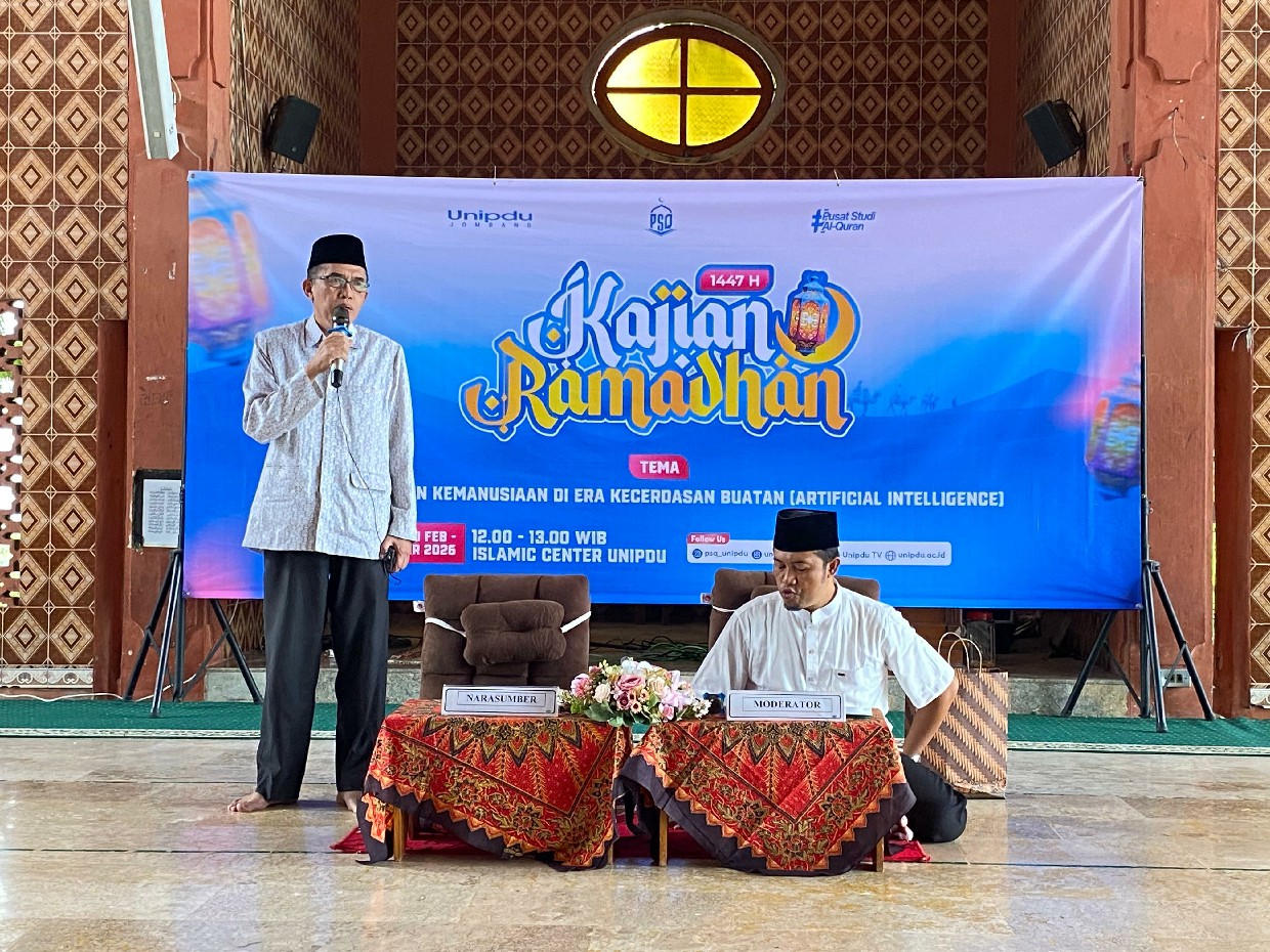 Ketua Yapetidu, KH M Zaimuddin W Asad, saat menyampaikan materi kajian Ramadan di Islamic Center Unipdu, Sabtu (21/2).