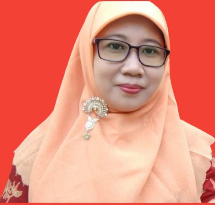 Tatik Indarwati MMPd, Guru Sosiologi sekaligus Waka Humas MAN 6 Jombang)  