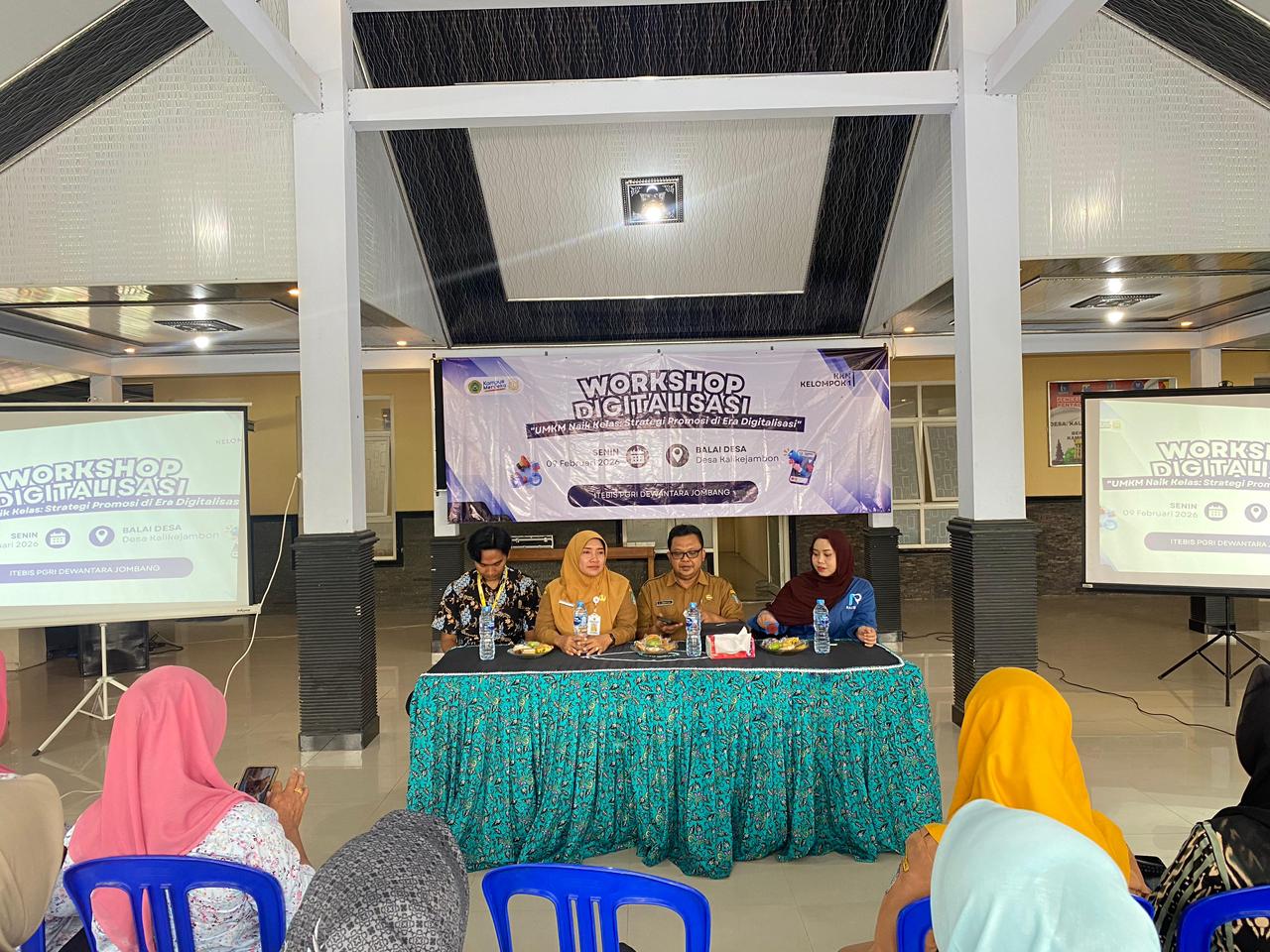  KOLABORASI: Kepala Desa Kalikejambon Akhmad Iswahyudi mendukung kegiatan workshop yang dilaksanakan di pendopo kantor Desa Kalikejambon, Senin (9/2) pagi.  &nbsp;
