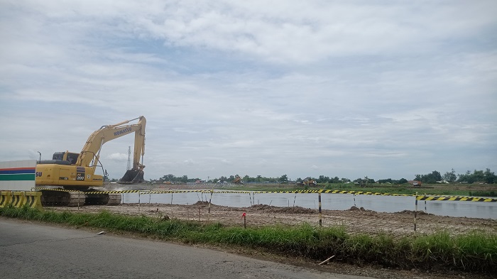   &nbsp;  DIGALI: Tanggul Sungai Brantas&nbsp; di Desa Sudimoro, Kecamatan Megaluh digali untuk keperluan proyek rehab Bendung Jatimlerek.  &nbsp;