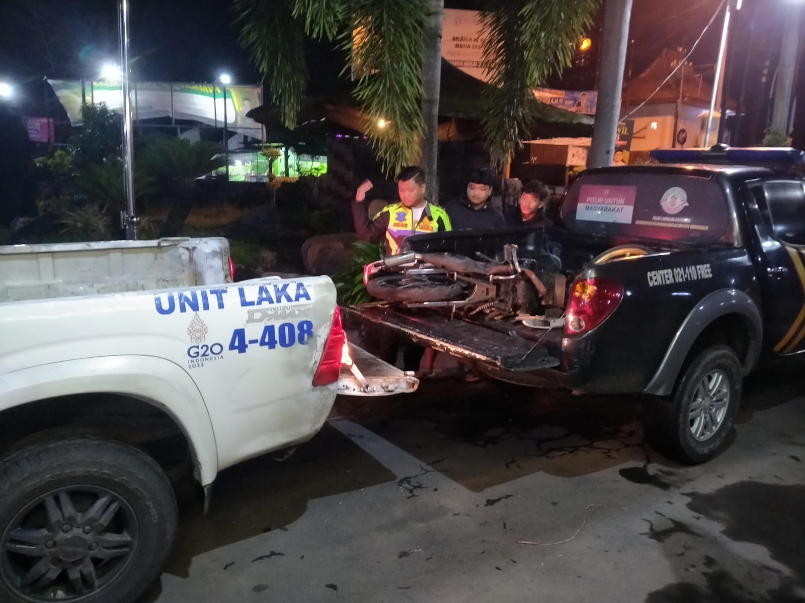 Kecelakaan lalu lintas tunggal terjadi di Jalan Raya Sumobito&ndash;Mojoagung, Desa/Kecamatan Sumobito, Kabupaten Jombang, Rabu (4/3) dini hari.