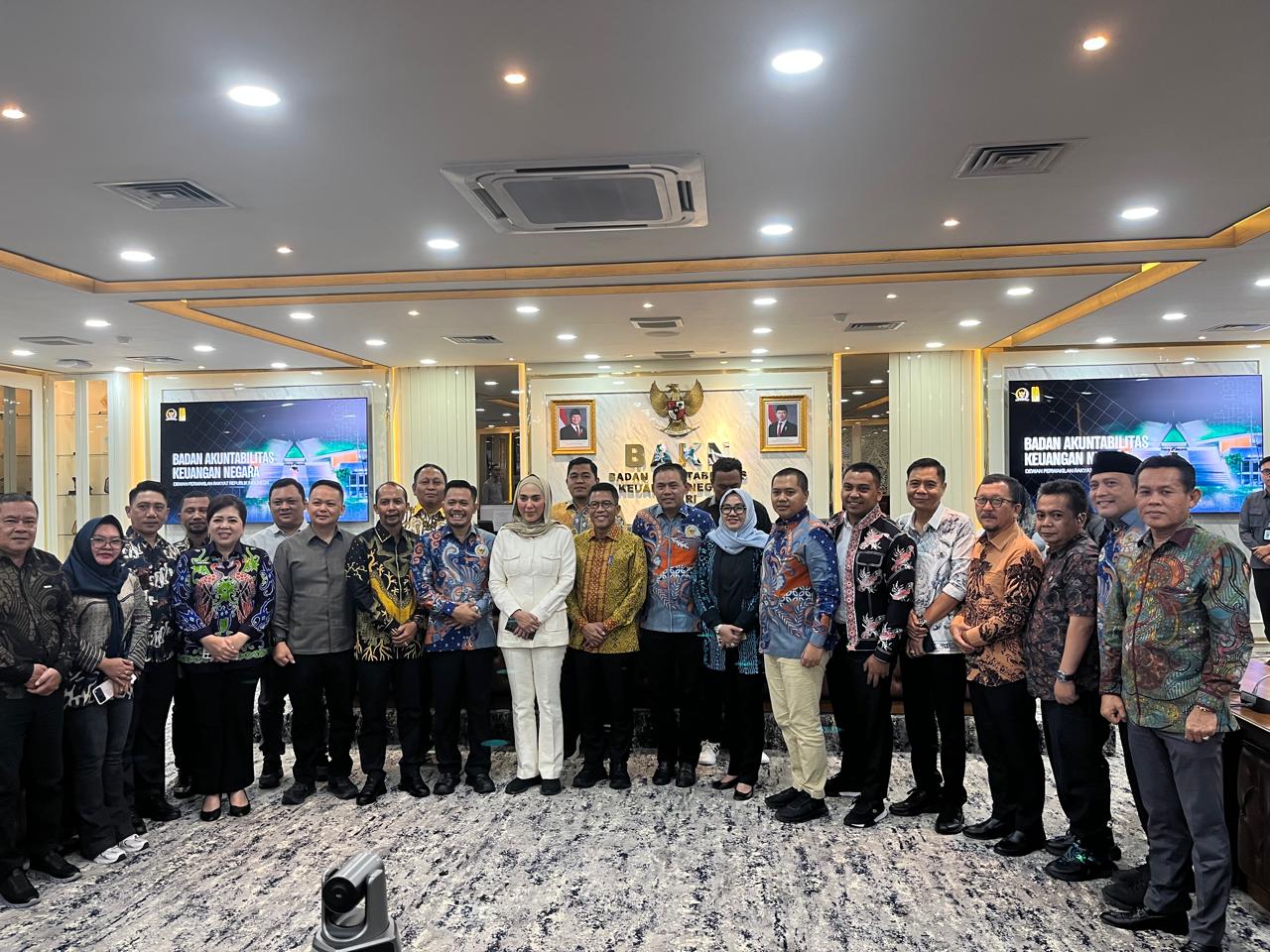 TELADAN: Wakil Ketua DPRD Jombang, HM Syarif Hidayatullah ST MMT (Gus Sentot), saat kegiatan ADKASI di Jakarta, Selasa (3/3).  &nbsp;  