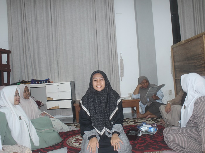 Nazwa Marva Jannati Santri Putri Pondok Pesantren Al-Madienah Denanyar