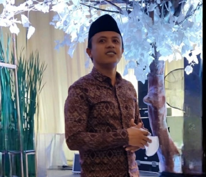 Muhammad Luth Zakky guru MAN 7 Jombang.