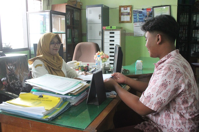 Dianita Mey Ratnasari, salah satu PPPK paruh waktu di SMAN 2 Jombang  &nbsp;