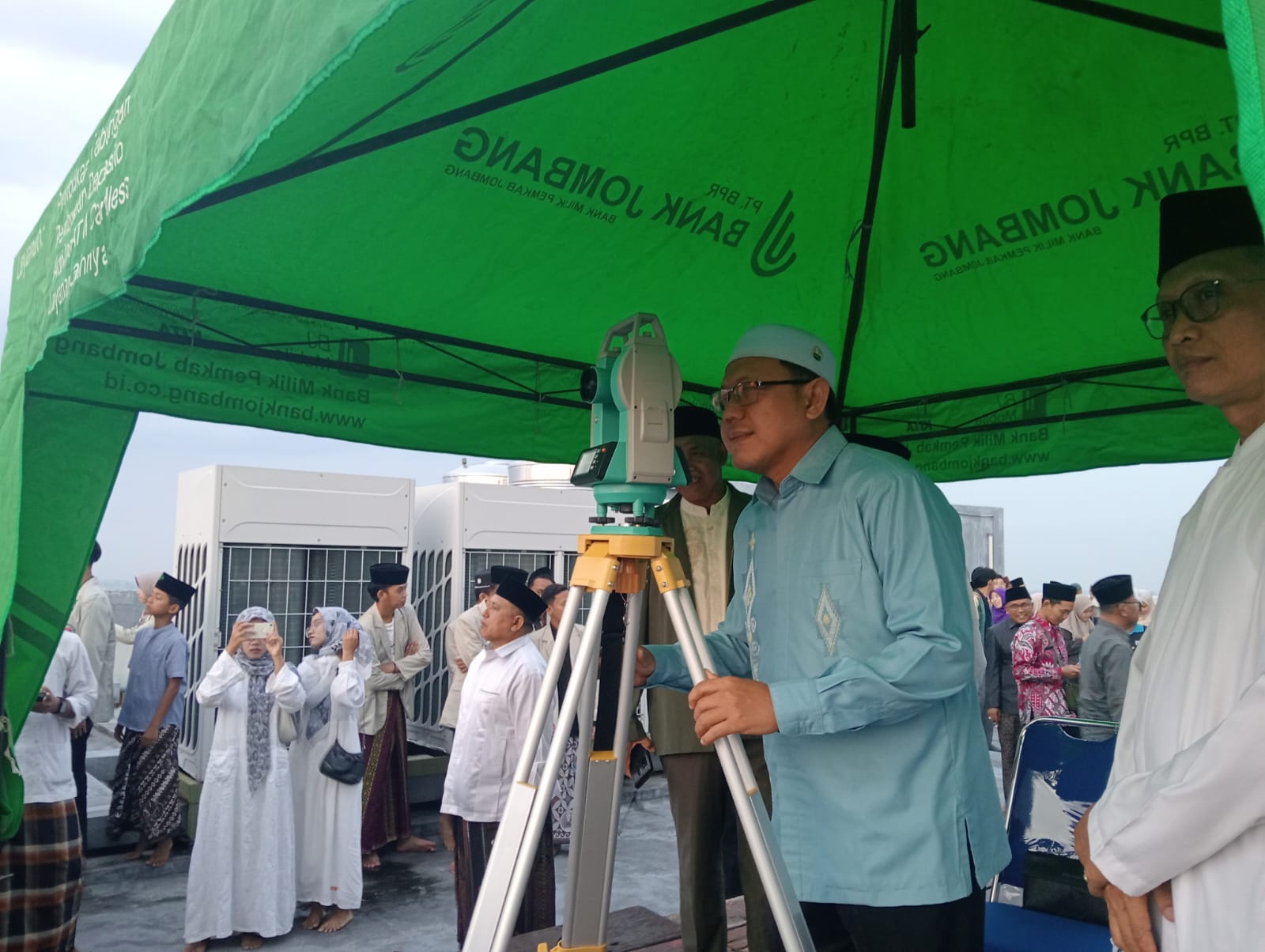 Kemenag Jombang menggekar pemantauan hilal untuk penentuan 1 Syawal 1447 Hijriah atau Idul Fitri 2026 dilakukan di Rooftop Bank Jombang, Kamis (19/3/2026) sore.