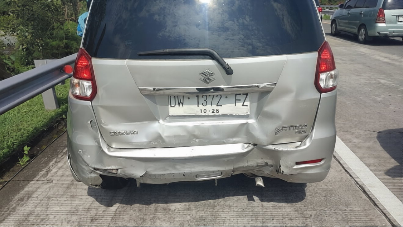 Kecelakaan beruntun melibatkan kendaraan pemudik terjadi di ruas Tol Jombang&ndash;Mojokerto KM 708+800 jalur B, sekitar pukul 09.00 WIB. 