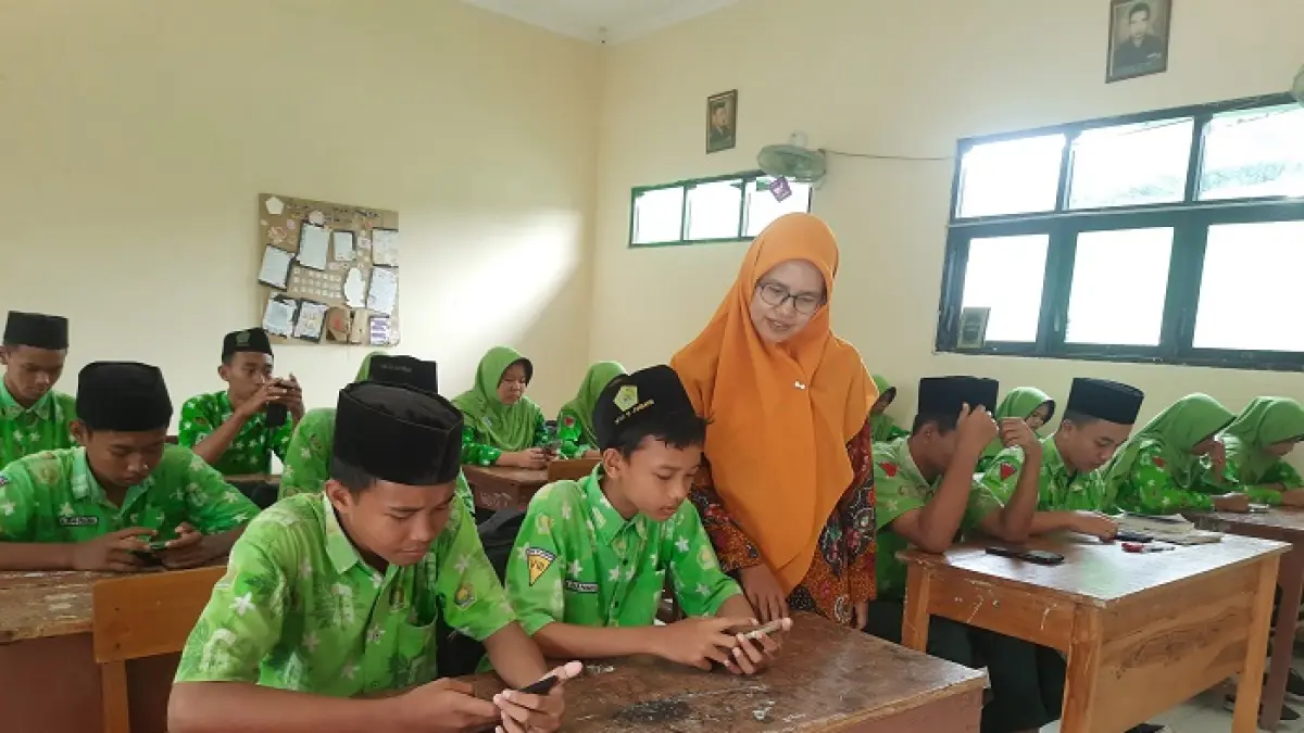 FOKUS: Pelaksanaan tryout TKA di MTsN 15 Jombang, (5/2). Mereka akan ditumpangi dua madrasah lain saat TKA. 