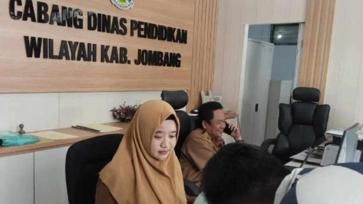 pelayanan di kantor Cabang Dinas Pendidikan Wilayah Kabupaten Jombang.