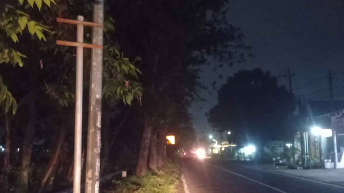 GELAP: Kondisi PJU di Jl Prof M Yamin yang padam.