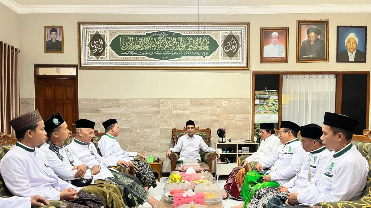 Jam’iyah Ahlith Thariqah al-Mu’tabarah an-Nahdliyah (JATMAN) Idaroh Syu’biyah Jombang atau JATMAN Jombang menggelar kegiatan Silaturahim dan Sowan Masyayikh Thariqah dalam rangka Halal bi Halal Idul Fitri 1447 H dengan mengunjungi para masyayikh di pondok pesantren di Jombang pada Jumat (3/4).

